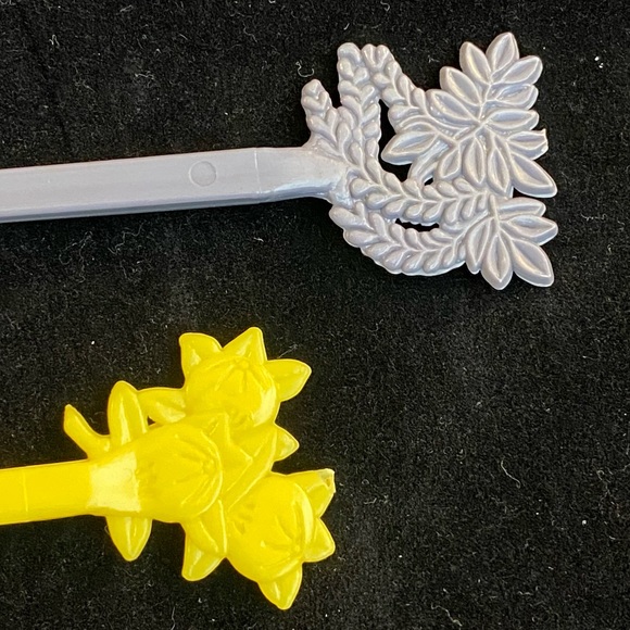 Vintage 60’s-70’s, JAL, Japan Air Lines Stirrer Sticks/Swizzle Stick Yellow Gray - Picture 3 of 10